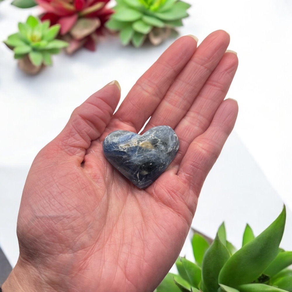 Kyanite‎ Crystal Heart Carving (#9) - Picture 2 of 10